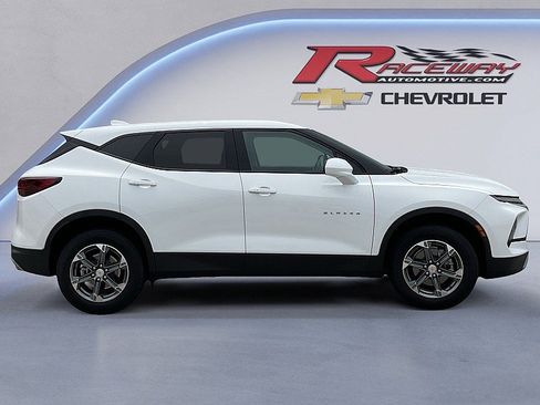 Used 2024 Chevrolet Blazer LT FWD image 3
