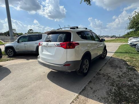 Used 2015 Toyota RAV4 XLE FWD image 5
