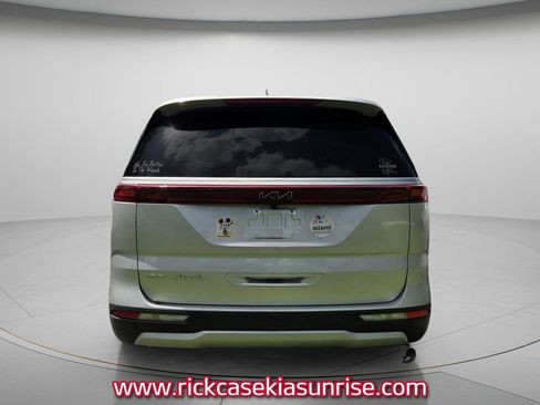 Used 2022 Kia Carnival LX FWD image 7