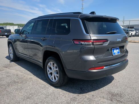 Used 2022 Jeep Grand Cherokee L Limited w/ Luxury Tech Group II RWD image 5