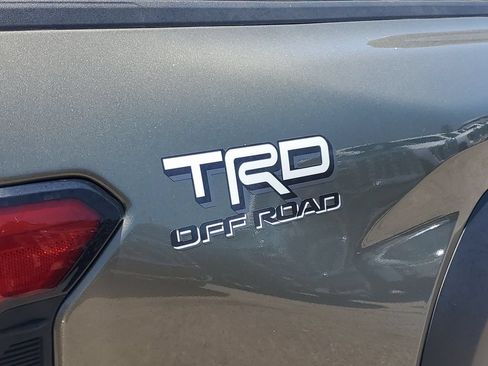 Used 2025 Toyota Tacoma TRD Off-Road w/ TRD Off Road Upgrade Package AWD/4WD image 12