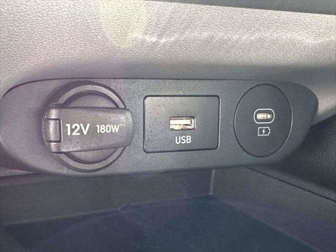Used 2025 Hyundai Elantra SEL FWD image 24
