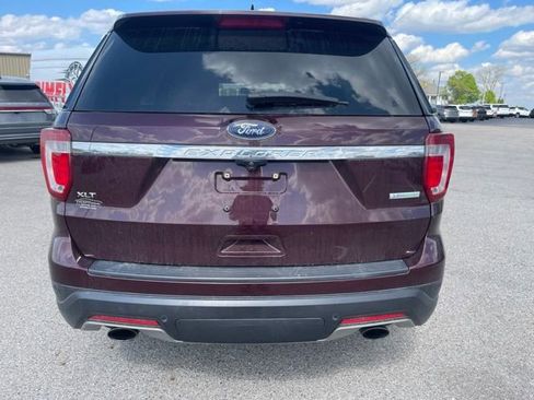 Used 2019 Ford Explorer XLT w/ Equipment Group 202A FWD image 4