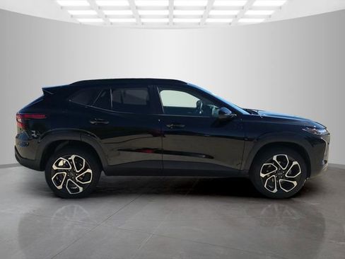 Used 2025 Chevrolet Trax RS w/ Driver Confidence Package FWD image 8