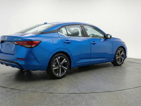 Used 2025 Nissan Sentra SV FWD image 9