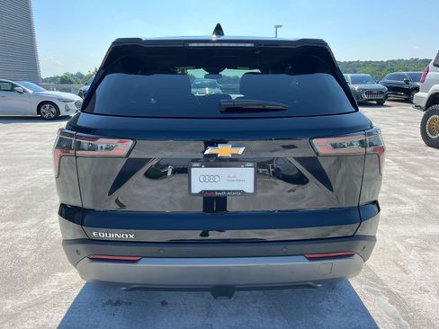 Used 2026 Chevrolet Equinox LT FWD image 6