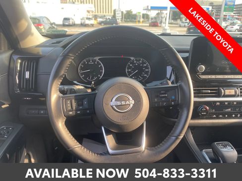 Used 2025 Nissan Pathfinder SV FWD image 24