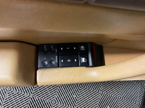 Used 1988 Cadillac Allante image 15