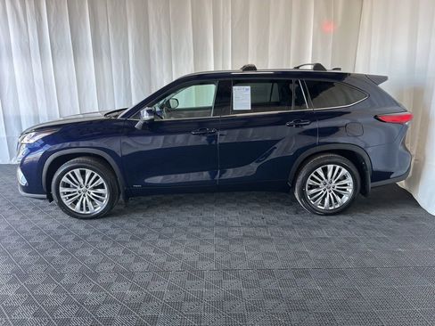 Used 2023 Toyota Highlander Platinum image 29