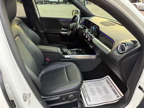 Used 2022 Mercedes-Benz GLB 250 4MATIC image 15