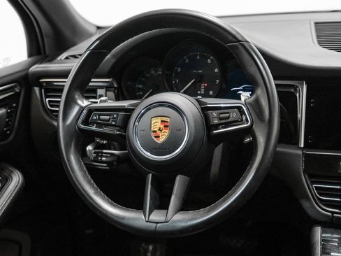 Used 2022 Porsche Macan image 14