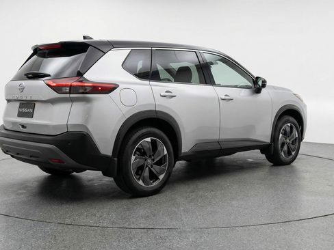 Used 2025 Nissan Rogue SV AWD/4WD image 9