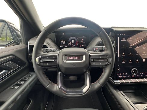 Certified 2025 GMC Yukon AT4 AWD/4WD image 13
