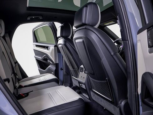 Used 2026 Porsche Cayenne S image 7