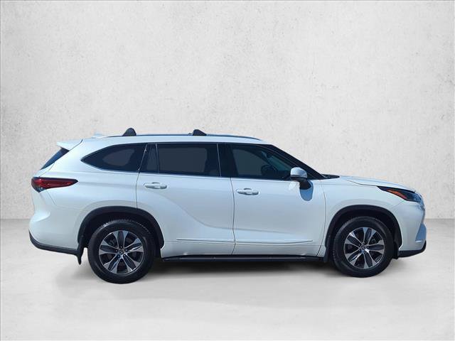 Used 2021 Toyota Highlander XLE FWD image 4