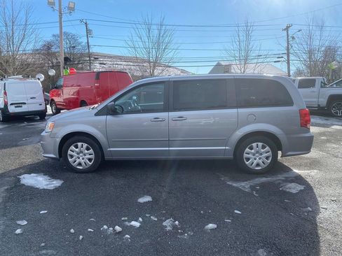 Used 2017 Dodge Grand Caravan SE w/ Power Window Group image 9
