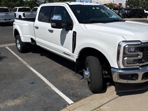 Used 2025 Ford F350 Lariat w/ Lariat Ultimate Package AWD/4WD image 2