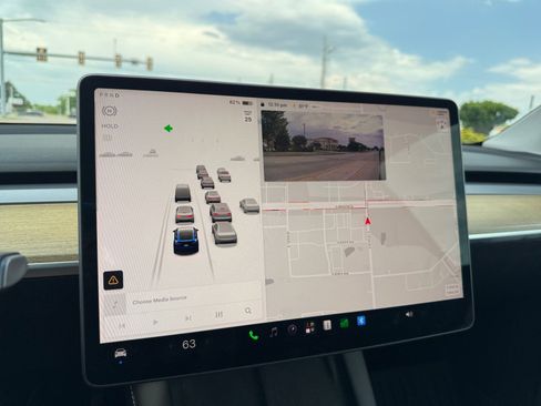 Used 2023 Tesla Model Y Long Range AWD/4WD image 30