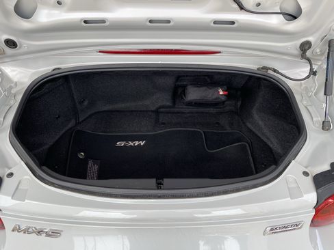 Used 2017 MAZDA MX-5 Miata Club image 15