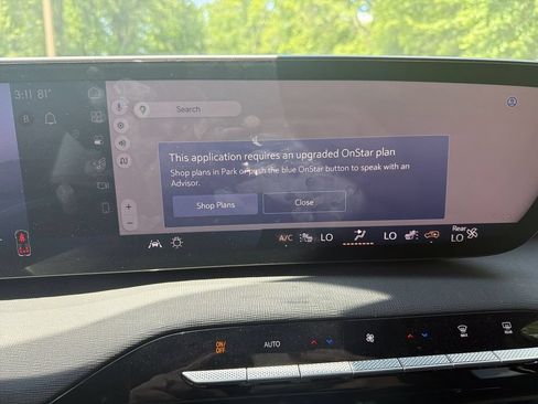 Used 2025 Buick Enclave Preferred FWD image 14