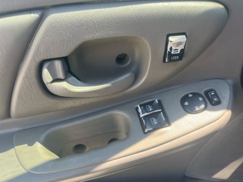 Used 2004 Chevrolet Monte Carlo SS w/ Preferred Equipment Group image 19