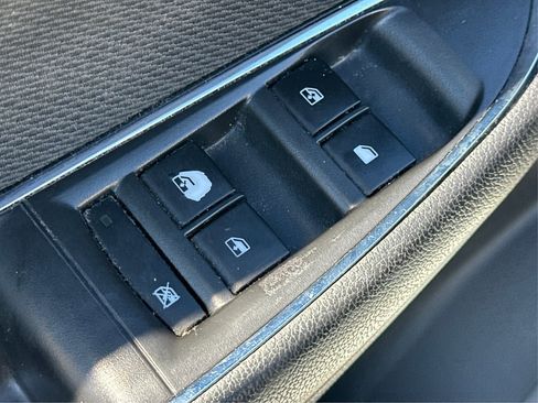 Used 2017 Chevrolet Cruze LT image 29