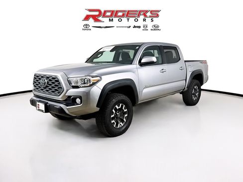 Certified 2021 Toyota Tacoma TRD Off-Road AWD/4WD image 8