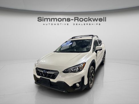 Used 2022 Subaru Crosstrek 2.0i Premium image 3