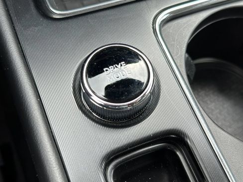 Used 2024 Lincoln Corsair AWD w/ Equipment Group 101A image 27