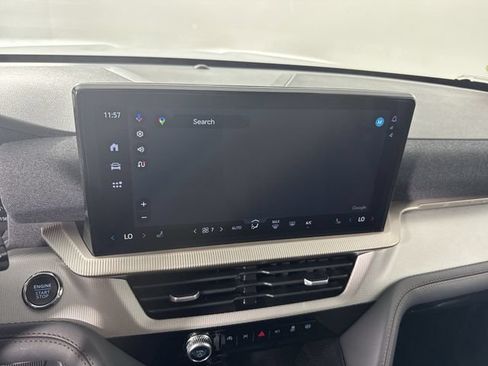 Used 2026 Ford Explorer Active AWD/4WD image 6