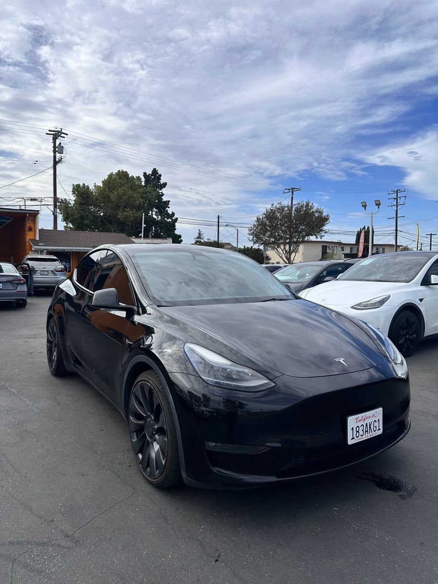 Used 2023 Tesla Model Y Performance AWD/4WD image 3