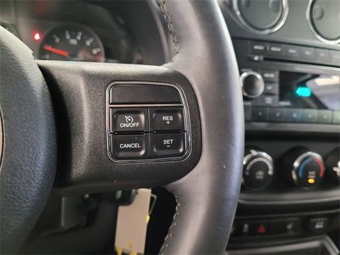 Used 2012 Jeep Patriot Latitude w/ Altitude Pkg image 22