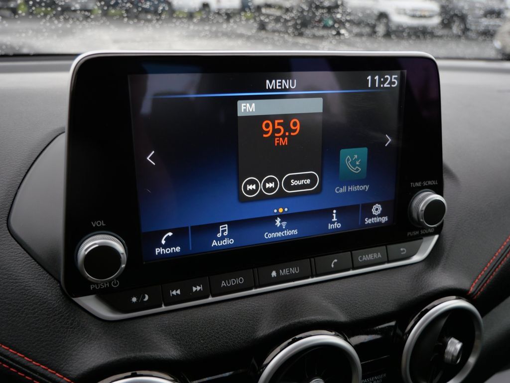 Used 2025 Nissan Sentra SR FWD image 31
