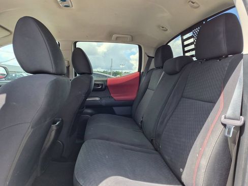 Used 2022 Toyota Tacoma SR5 w/ Technology Package RWD image 34