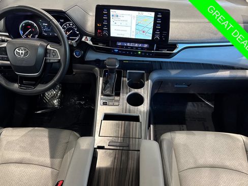 Certified 2023 Toyota Sienna Limited FWD image 13