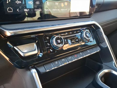 Used 2024 GMC Sierra 2500 Denali w/ Denali Reserve Package image 15