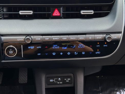 Used 2025 Hyundai Ioniq 5 SE image 26