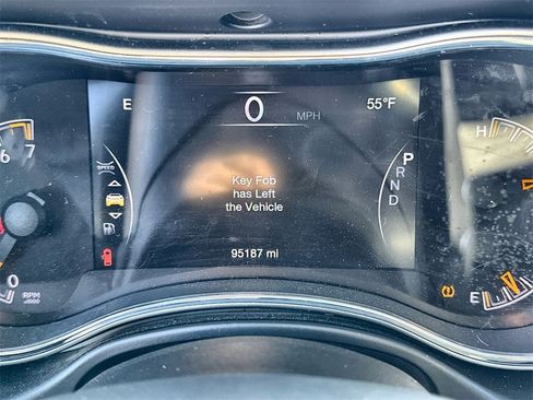 Used 2019 Jeep Grand Cherokee Altitude image 18