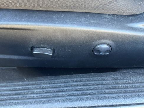 Used 2022 Dodge Challenger SXT w/ Blacktop Package image 9