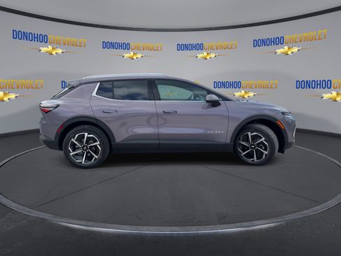 New 2026 Chevrolet Equinox EV LT image 9