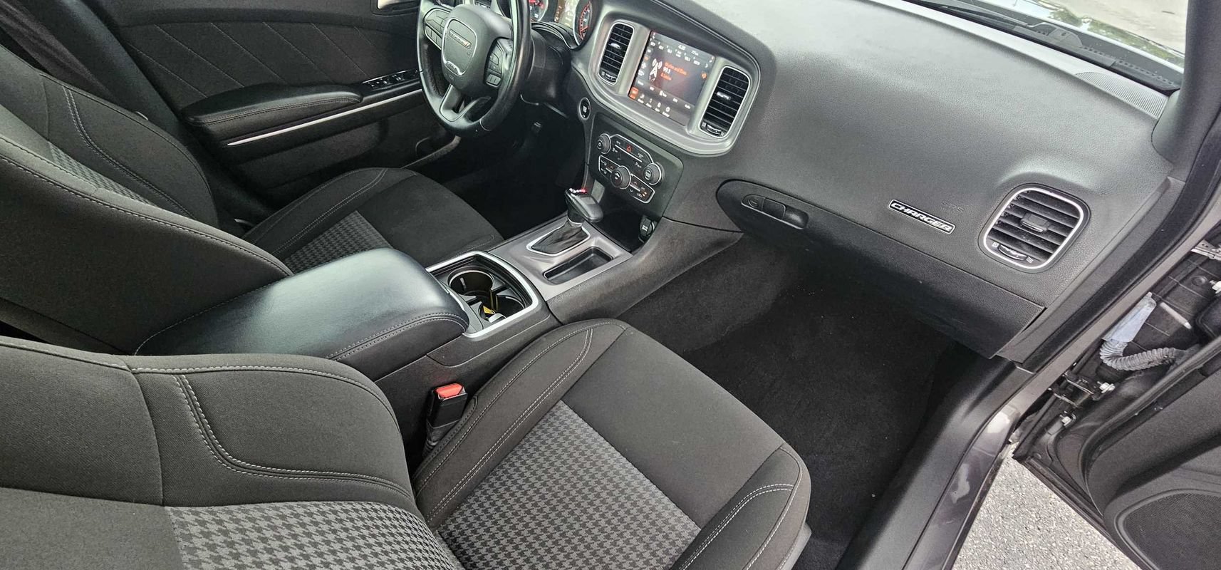 Used 2023 Dodge Charger SXT RWD image 26