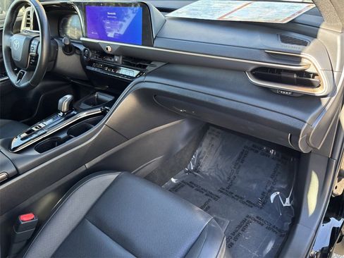 Certified 2025 Toyota Crown XLE image 15