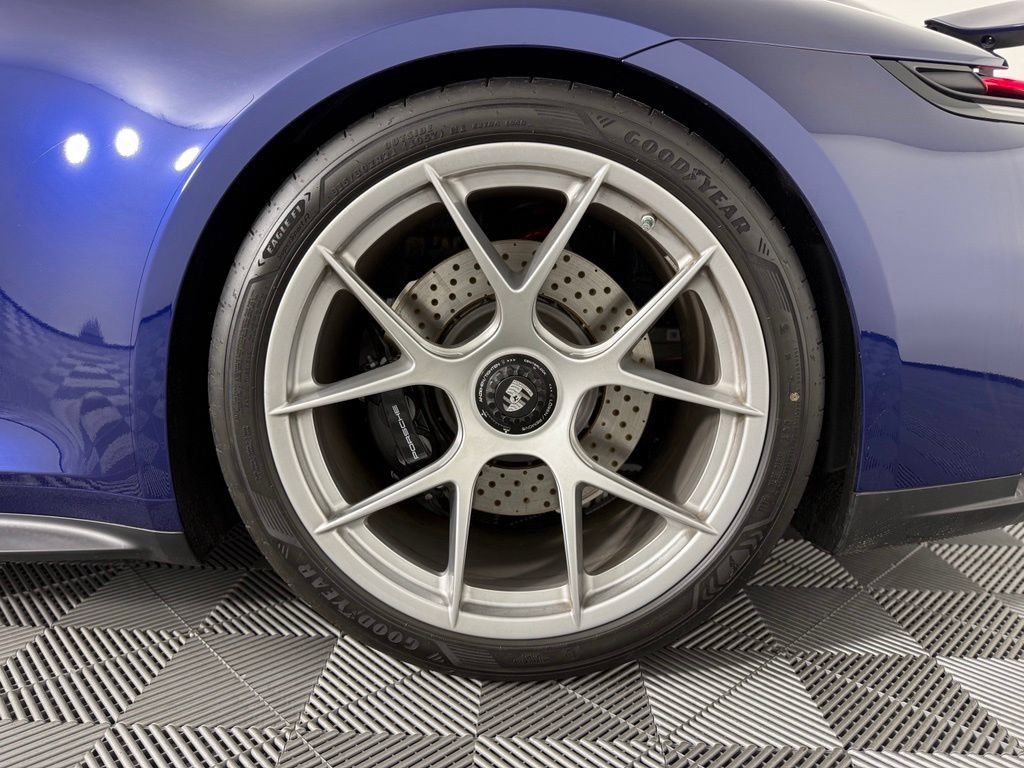 Used 2026 Porsche 911 GT3 RWD image 15