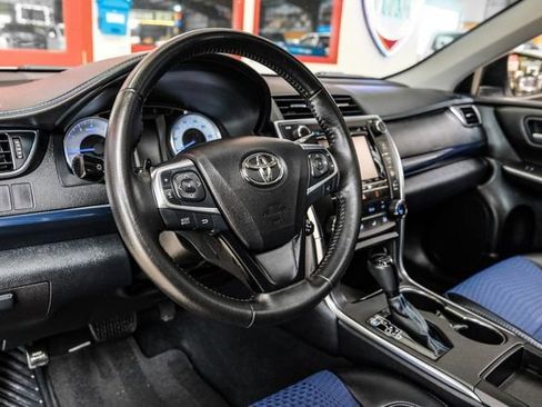 Used 2016 Toyota Camry SE FWD image 5