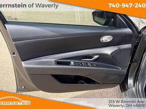 Used 2024 Hyundai Elantra SEL FWD image 11