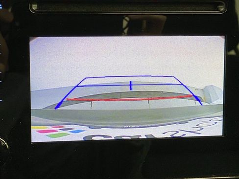 Used 2018 Toyota Corolla LE image 15