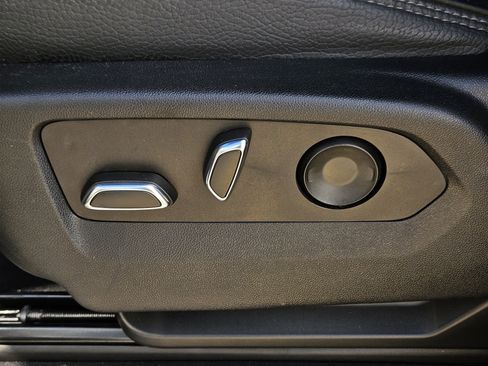 Used 2022 GMC Yukon Denali image 25