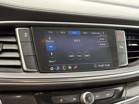 Used 2020 Buick Enclave Essence FWD image 20