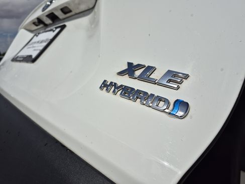 Certified 2022 Toyota RAV4 XLE AWD/4WD image 21