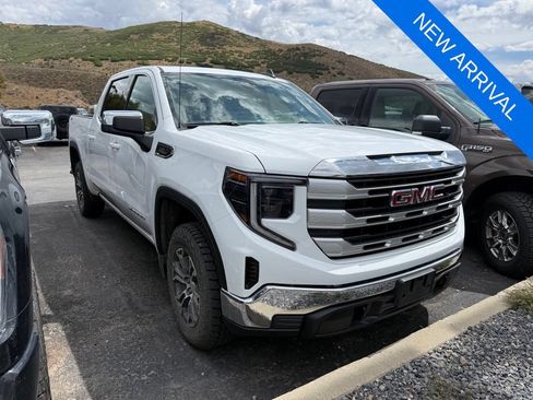 Used 2023 GMC Sierra 1500 SLE AWD/4WD image 3